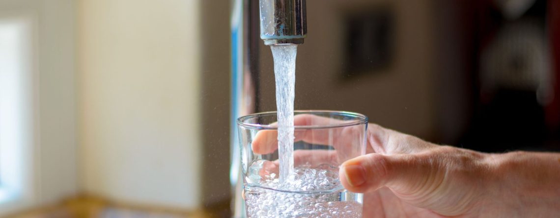 Nuoc-cung-tam-thoi-va-cac-chat-lam-mem-nuoc-cung-hieu-qua