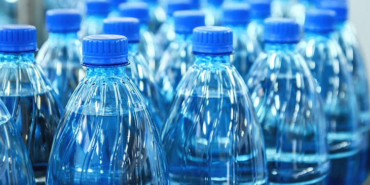 nuoc-ion-kiem-dong-chai-la-gi